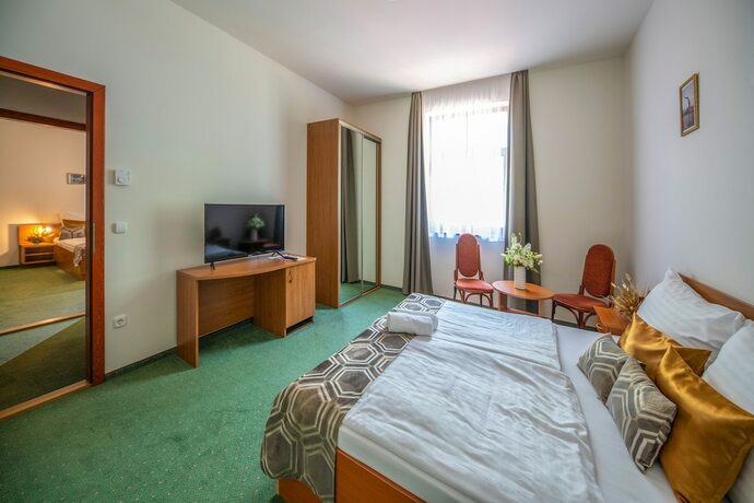 Imagen de la habitación del Hotel Anna Villa. Foto 11