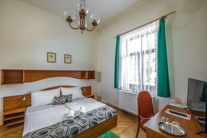 Imagen de la habitación del Hotel Anna Villa. Foto 13