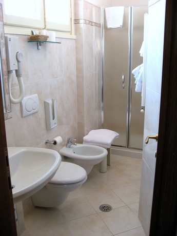 Imagen de la habitación del Hotel Annabella Hotel. Foto 9