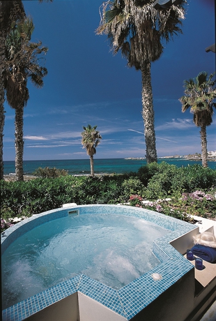 Imagen de los exteriores del Hotel Annabelle, Paphos. Foto 13