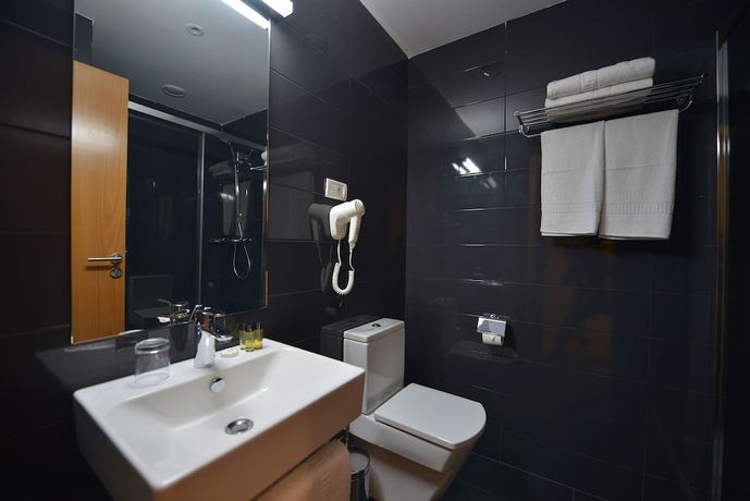 Imagen de la habitación del Hotel Annakhil, Rabat. Foto 8