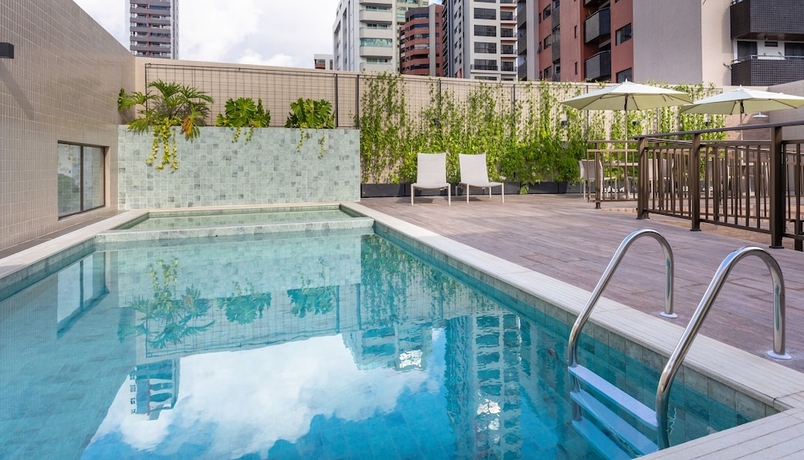 Imagen de la piscina del Hotel Annamar Premium. Foto 15
