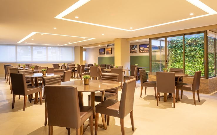 Imagen del bar/restaurante del Hotel Annamar Premium. Foto 3