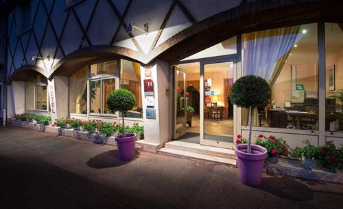 Imagen de la habitación del Hotel Anne De Beaujeu. Foto 6