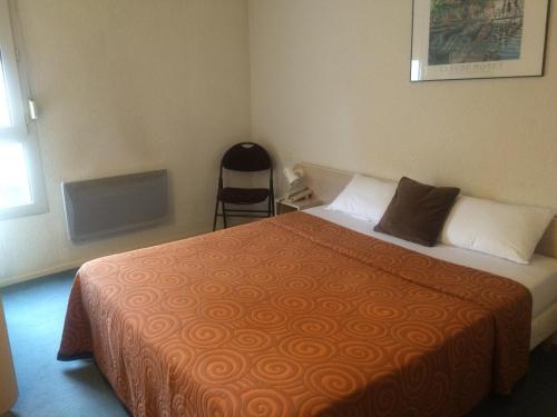 Imagen de la habitación del Hotel Anne De Beaujeu. Foto 8