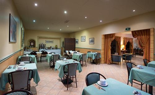 Imagen general del Hotel Anne De Beaujeu. Foto 3
