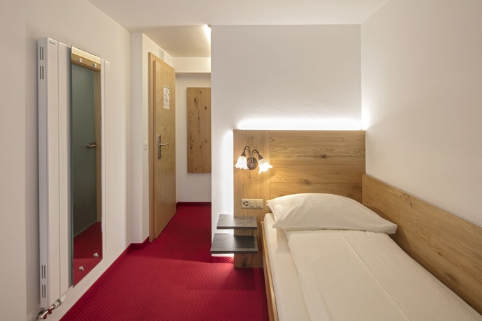 Imagen de la habitación del Hotel Annex Antika. Foto 2