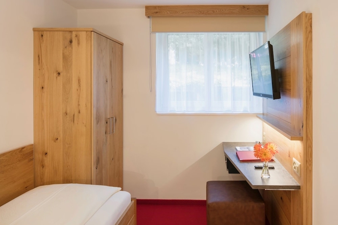 Imagen de la habitación del Hotel Annex Antika. Foto 3