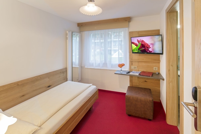 Imagen de la habitación del Hotel Annex Antika. Foto 6