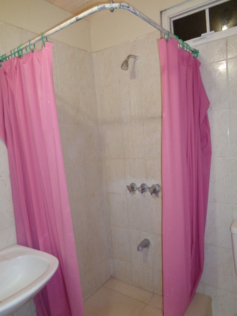 Imagen de la habitación del Hotel Ann's Villa. Foto 3