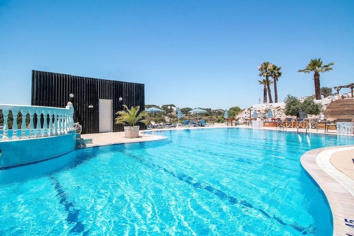 Imagen de la piscina del Hotel Ano Kampos and Studios. Foto 17