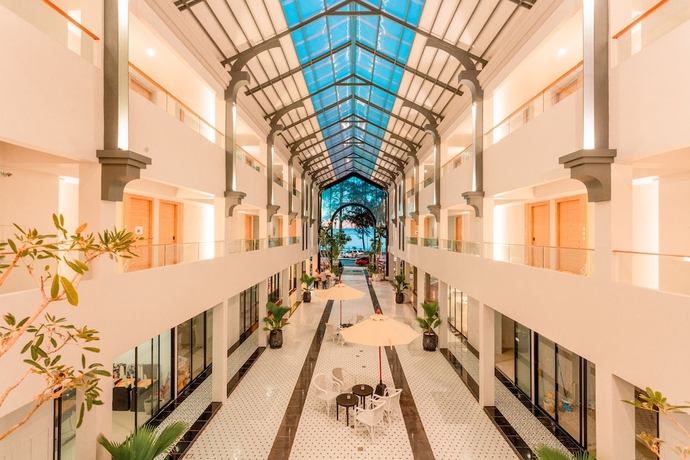 Imagen de los interiores del Hotel Anona Beachfront Phuket Resort. Foto 14