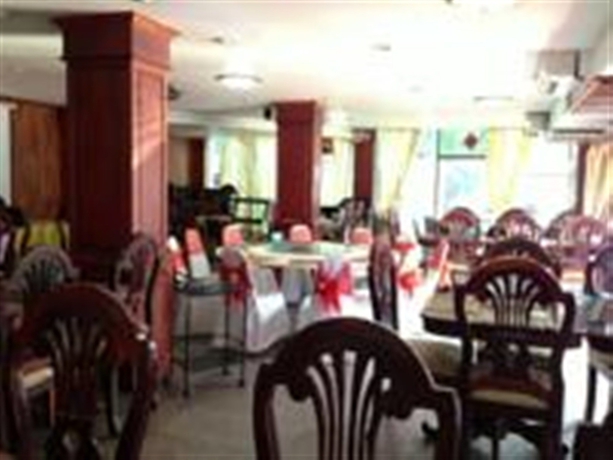 Imagen del bar/restaurante del Hotel Anou Paradise. Foto 2