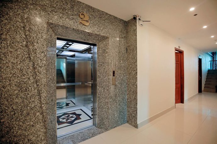 Imagen de la piscina del Hotel Anova. Foto 20