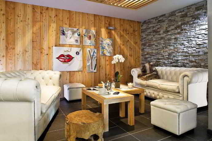 Imagen de los interiores del Hotel Anova and Spa. Foto 4