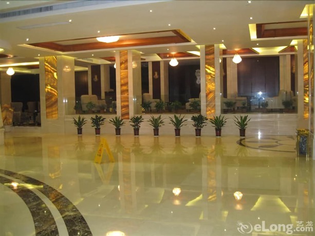 Imagen de los interiores del Hotel Anqing International. Foto 15