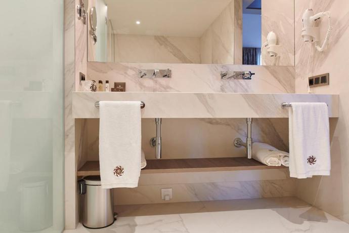 Imagen de la habitación del Hotel Ansares. Foto 7