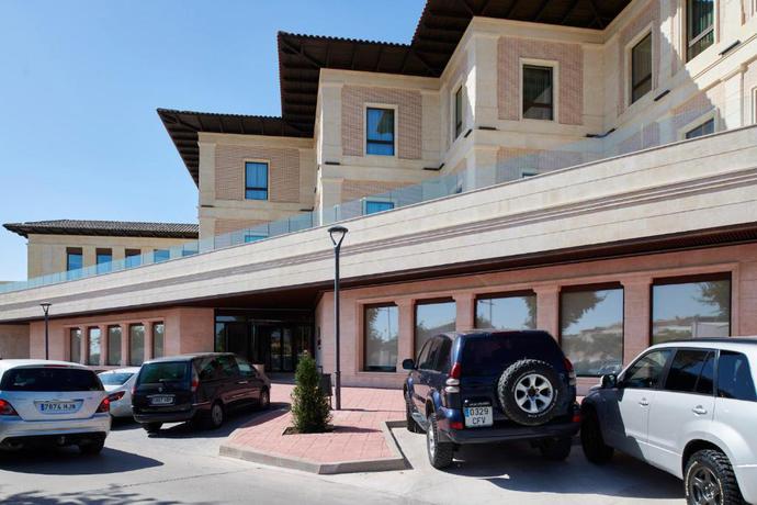 Imagen de los exteriores del Hotel Ansares. Foto 13