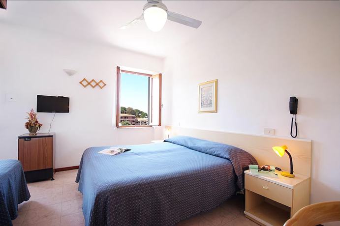 Imagen de la habitación del Hotel Anselmi. Foto 11