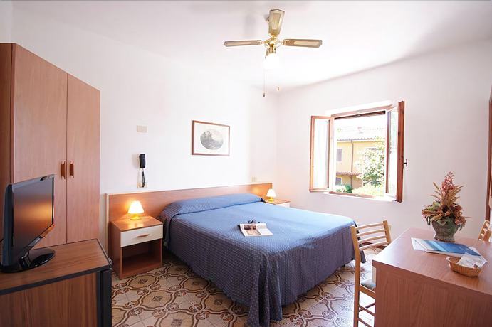 Imagen de la habitación del Hotel Anselmi. Foto 15