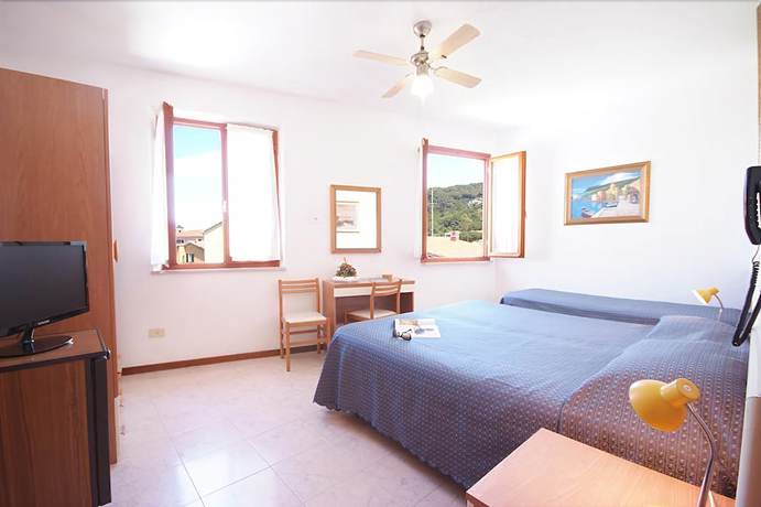 Imagen de la habitación del Hotel Anselmi. Foto 18