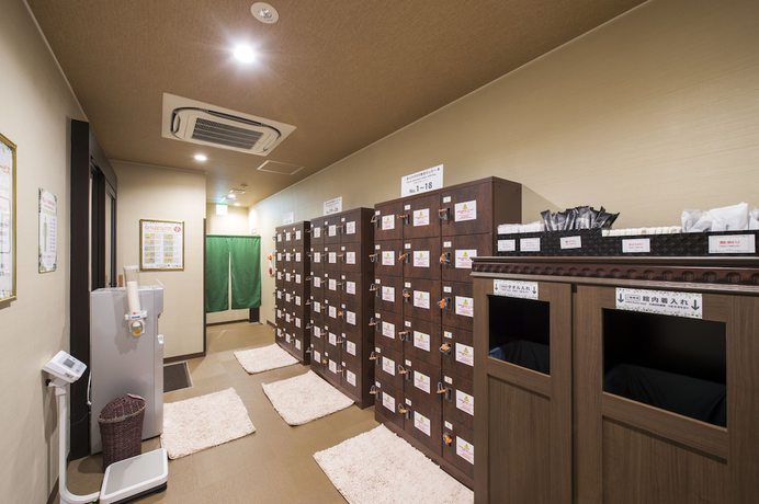 Imagen de la piscina del Hotel Anshin Oyado Shinjuku - Caters to Men. Foto 23