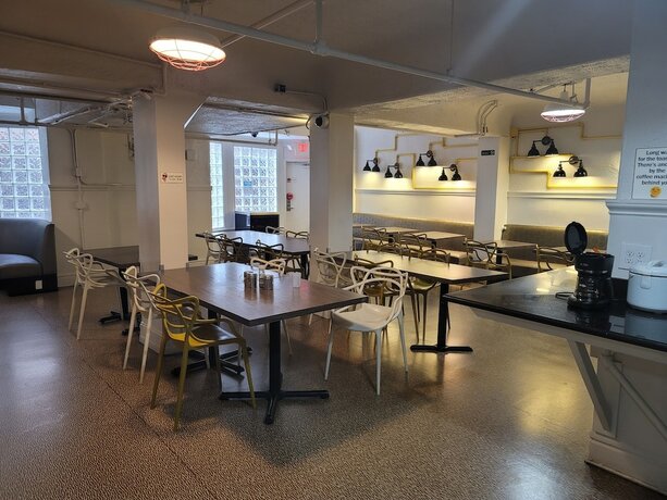Imagen del bar/restaurante del Hotel Ansonia - Hostel. Foto 13