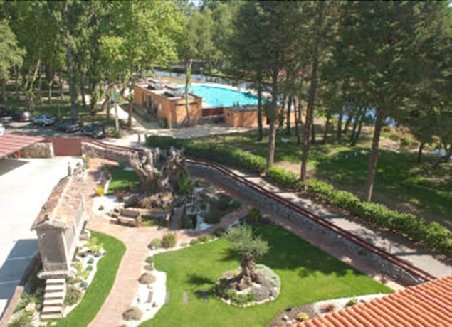 Imagen de los exteriores del Hotel Ansuiña. Foto 11