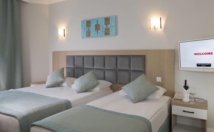 Imagen de la habitación del Hotel Antalya Adonis. Foto 5