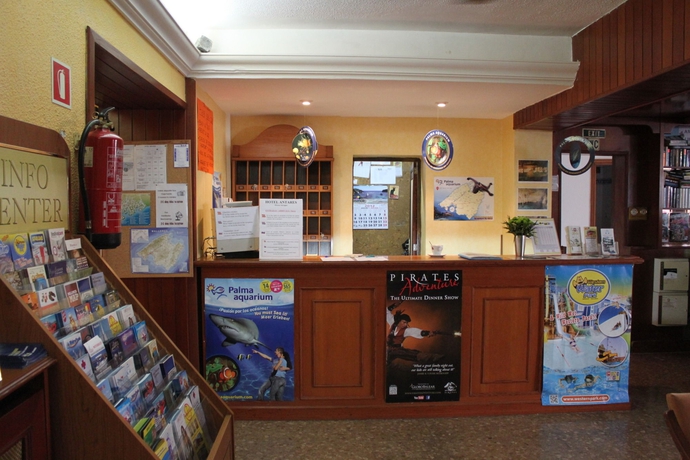 Imagen de los interiores del Hotel Antares, Cala d'Or. Foto 7