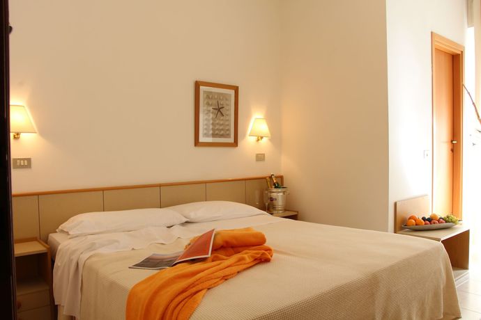 Imagen de la habitación del Hotel Antares, Cattolica. Foto 9