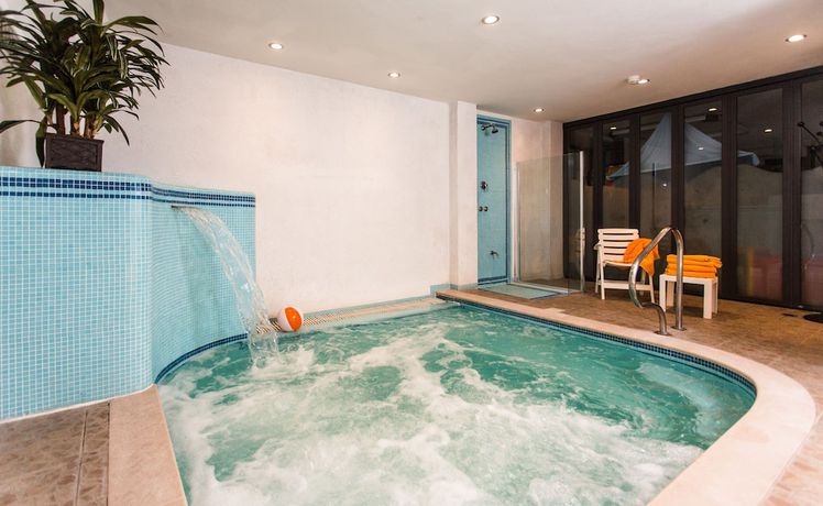Imagen de la piscina del Hotel Antares, Cattolica. Foto 19