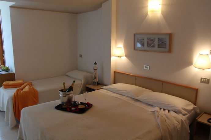 Imagen de la habitación del Hotel Antares, Cattolica. Foto 12