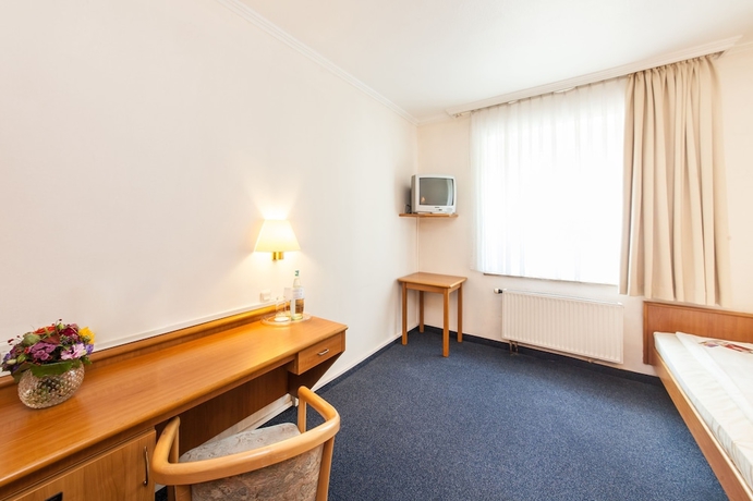 Imagen de la habitación del Hotel Antares Düsseldorf. Foto 16