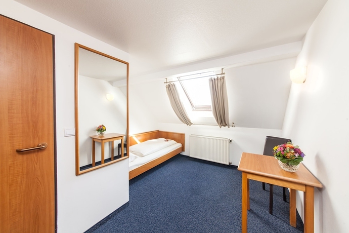 Imagen de la habitación del Hotel Antares Düsseldorf. Foto 18