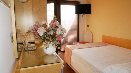 Imagen de la habitación del Hotel Antares, Grado. Foto 5