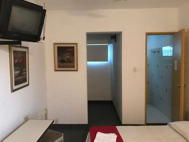 Imagen de la habitación del Hotel Antares, Montevideo. Foto 9