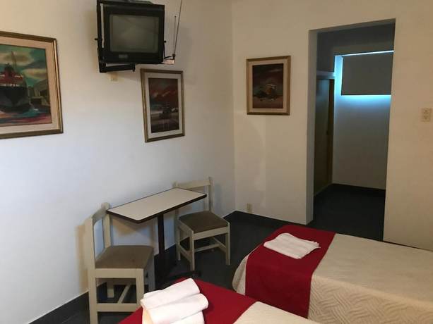 Imagen de la habitación del Hotel Antares, Montevideo. Foto 16