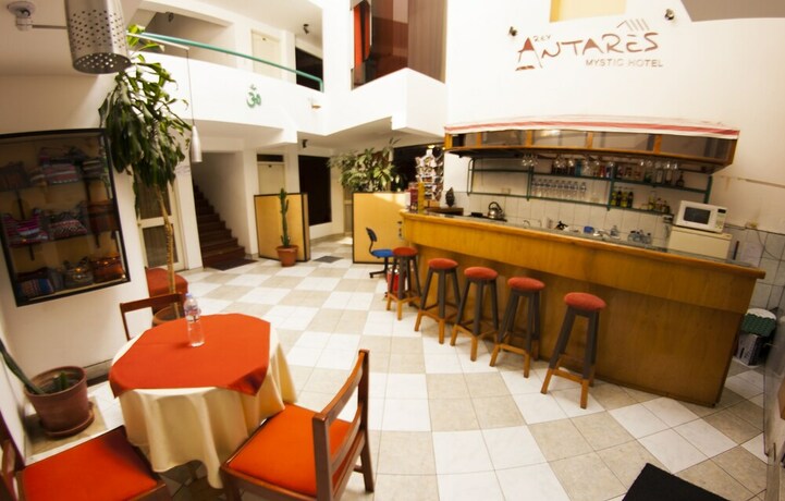 Imagen de los interiores del Hotel Antares Mystic. Foto 17