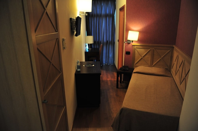 Imagen de la habitación del Hotel Antares, Villafranca de Verona. Foto 7