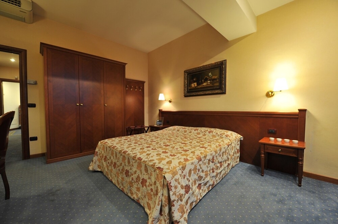 Imagen de la habitación del Hotel Antares, Villafranca de Verona. Foto 8