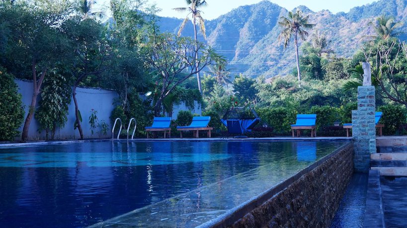 Imagen de la piscina del Hotel Antari. Foto 19