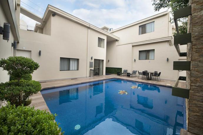 Imagen de la piscina del Hotel Antaris Valle. Foto 6