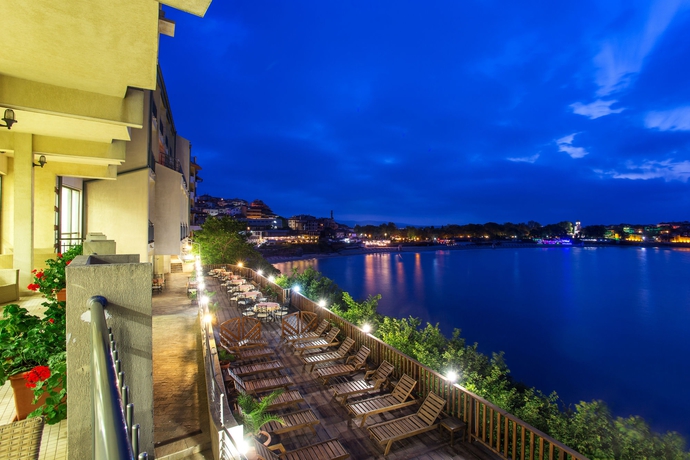 Imagen de los exteriores del Hotel Antea Sozopol. Foto 11
