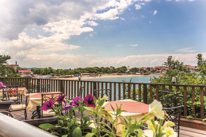 Imagen del bar/restaurante del Hotel Antea Sozopol. Foto 4