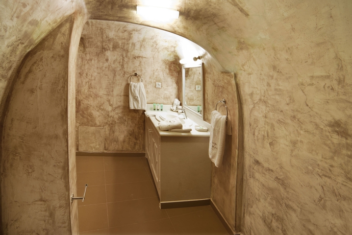 Imagen de la habitación del Hotel Anteliz Suites. Foto 15