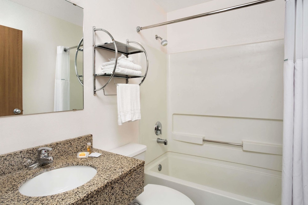 Imagen de la habitación del Hotel Antelope Inn and Suites. Foto 2