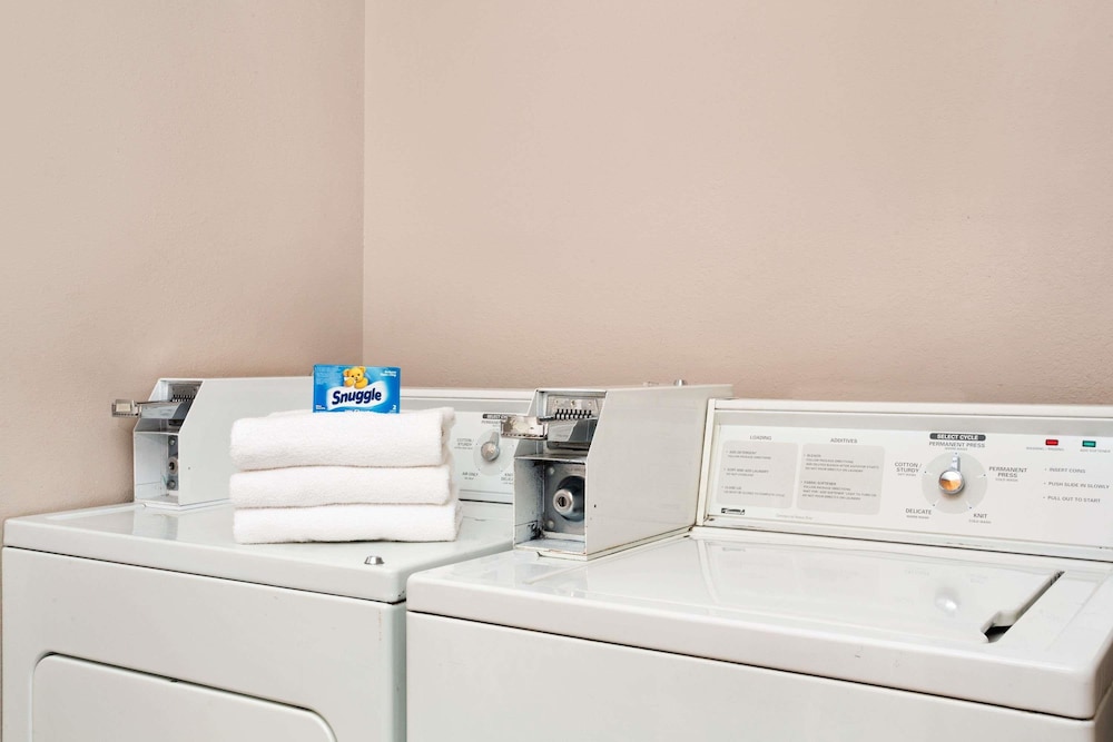 Imagen de los interiores del Hotel Antelope Inn and Suites. Foto 6