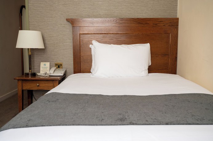 Imagen de la habitación del Hotel Antelope by Greene King Inns, Poole. Foto 11
