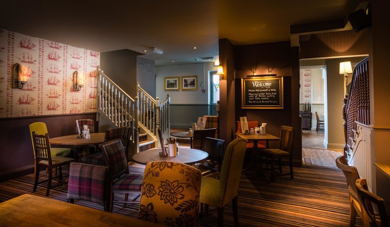 Imagen del bar/restaurante del Hotel Antelope by Greene King Inns, Poole. Foto 2